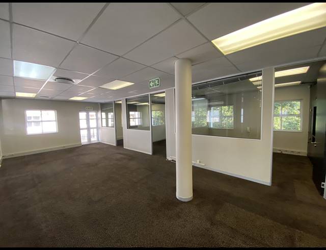 147M² OFFICE TO LET IN STEENBERG